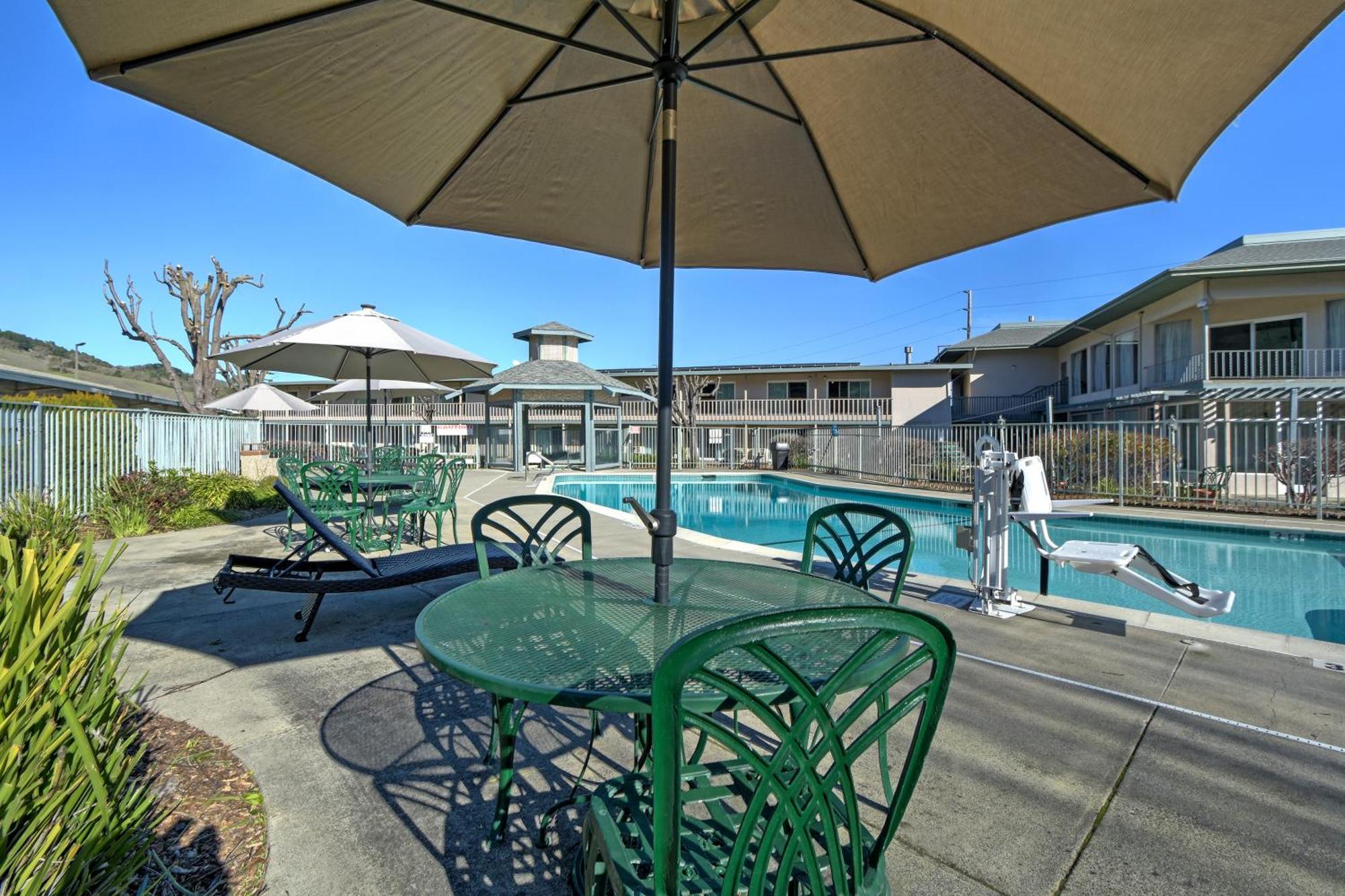 Days Inn By Wyndham Novato/San Francisco Exterior foto