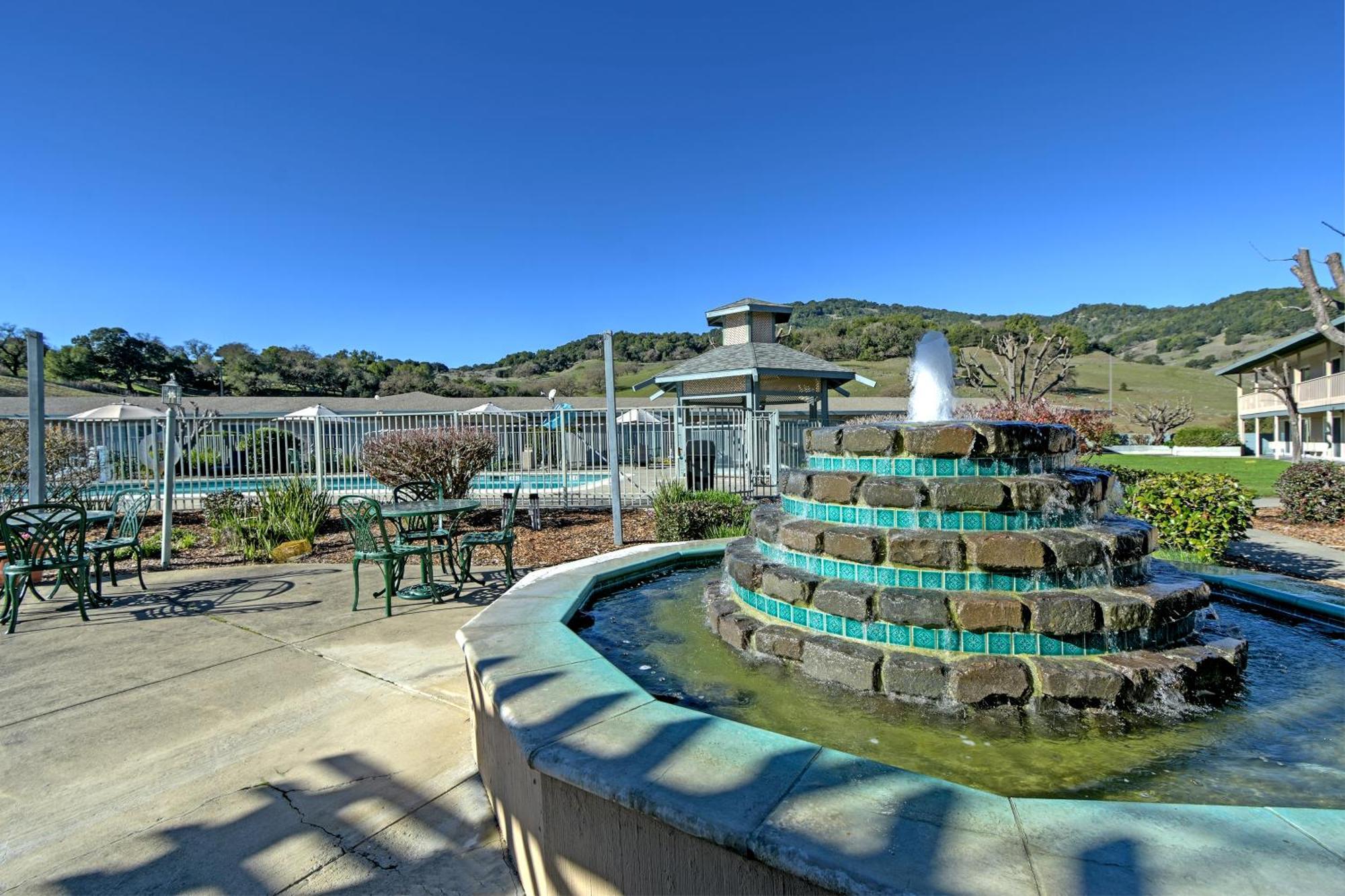 Days Inn By Wyndham Novato/San Francisco Exterior foto